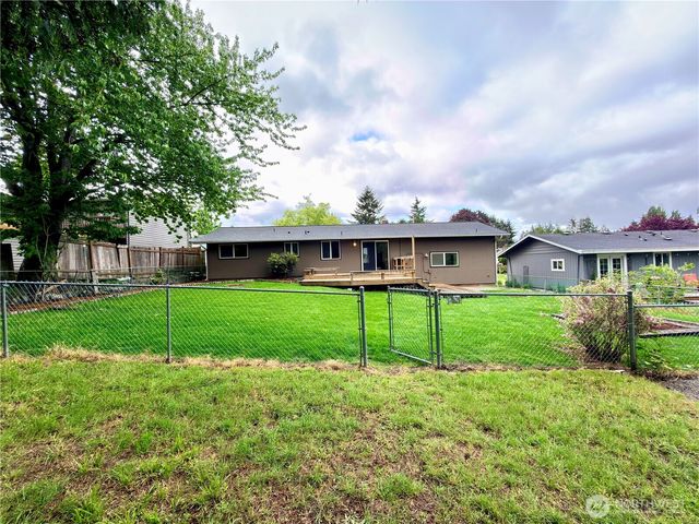 2420 SW 326th Street, Federal Way, WA 98023