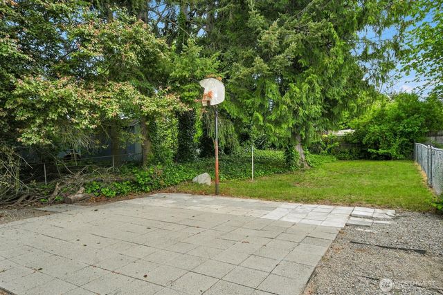 2420 SW 326th Street, Federal Way, WA 98023