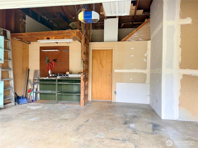2420 SW 326th Street, Federal Way, WA 98023
