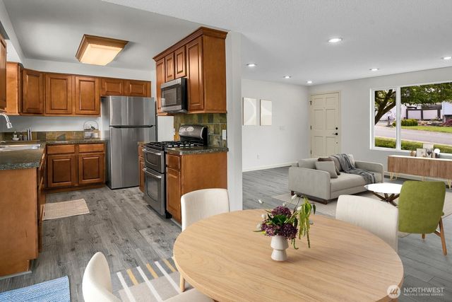 2420 SW 326th Street, Federal Way, WA 98023