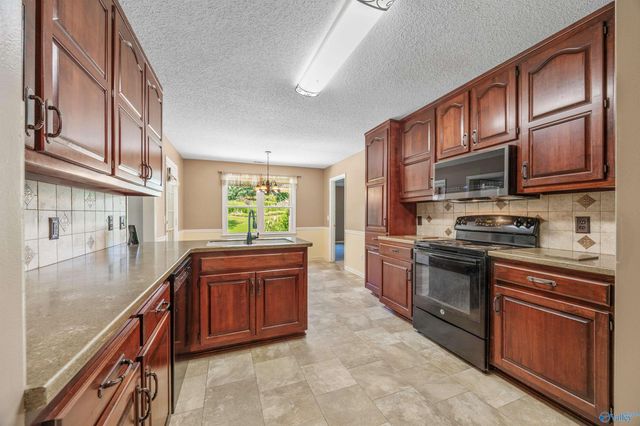 302 Knox Creek Trail, Madison, AL 35757