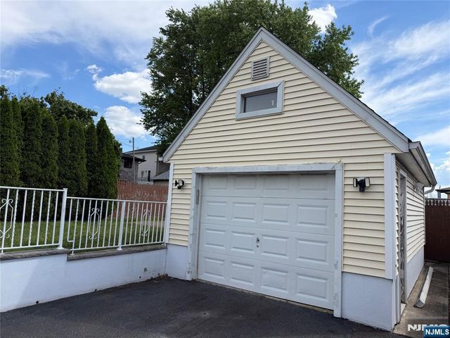 412 Park Place, Lyndhurst, NJ 07071