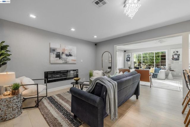 3766 Pinewood Pl, Santa Clara, CA 95054