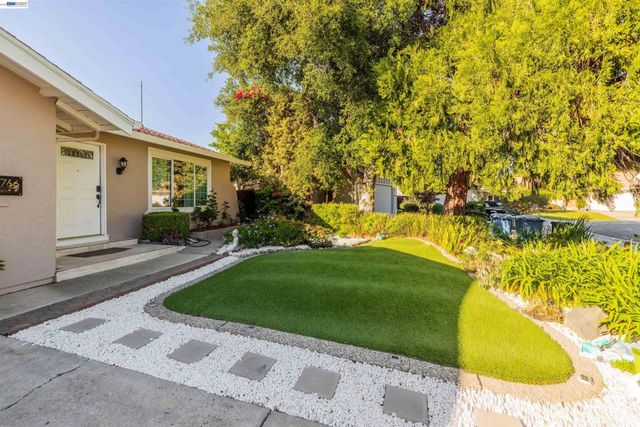 3766 Pinewood Pl, Santa Clara, CA 95054