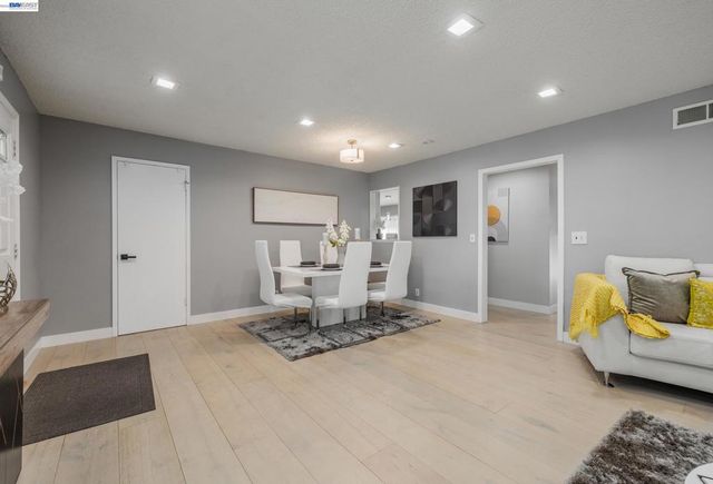 3766 Pinewood Pl, Santa Clara, CA 95054