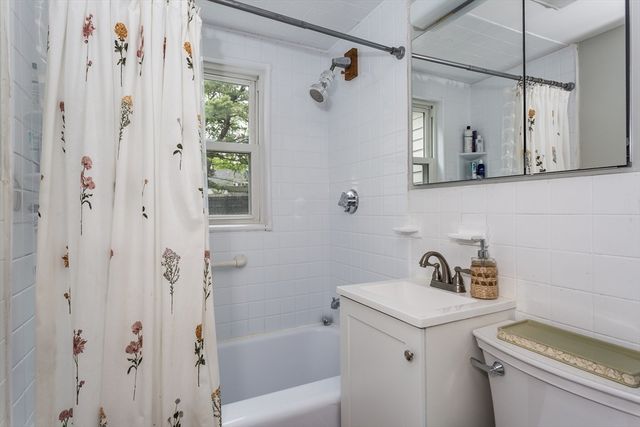 92 Hawthorn, Westwood, MA 02090