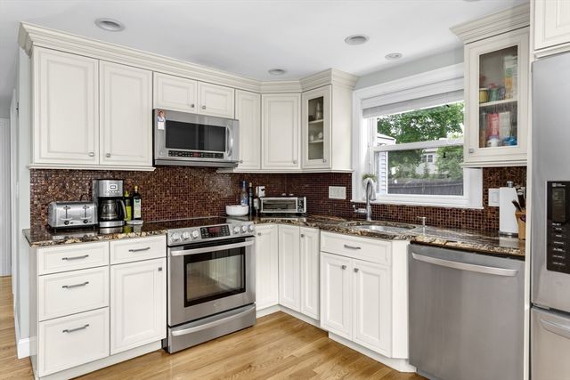 92 Hawthorn, Westwood, MA 02090