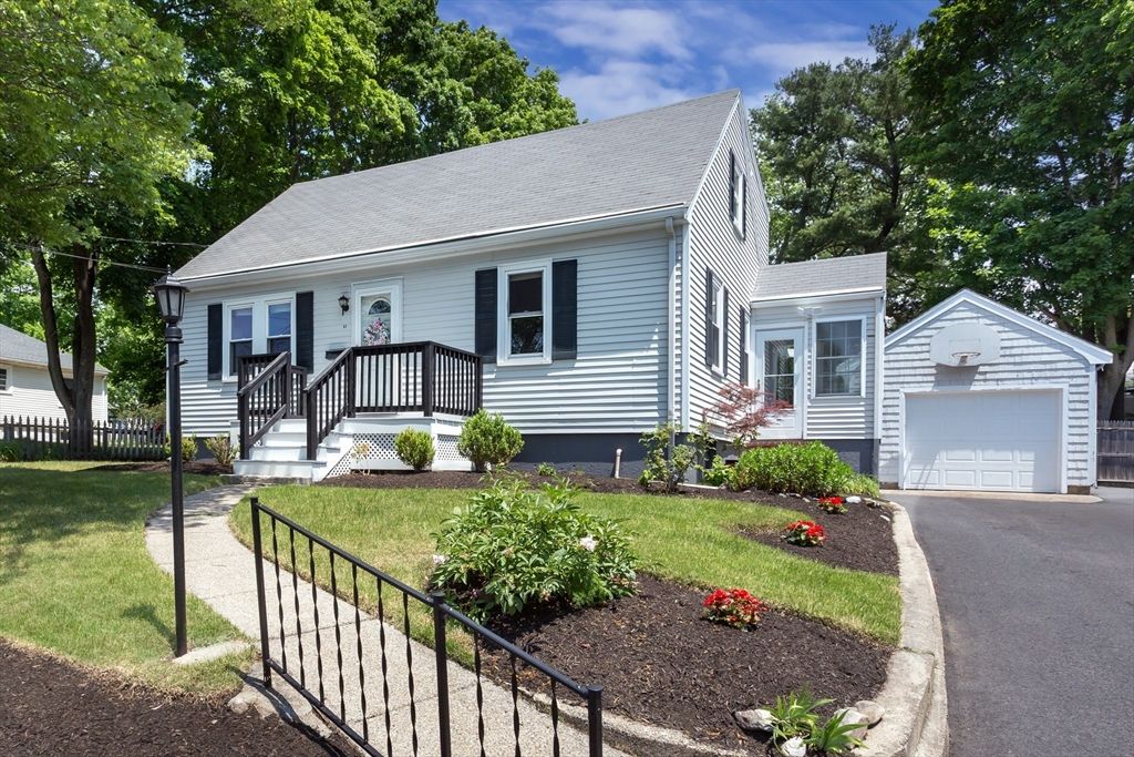 92 Hawthorn, Westwood, MA 02090