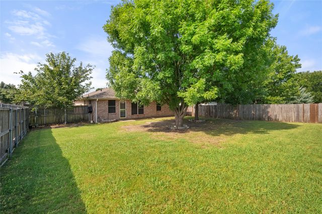 235 Lake Texoma Drive, Wylie, TX 75098