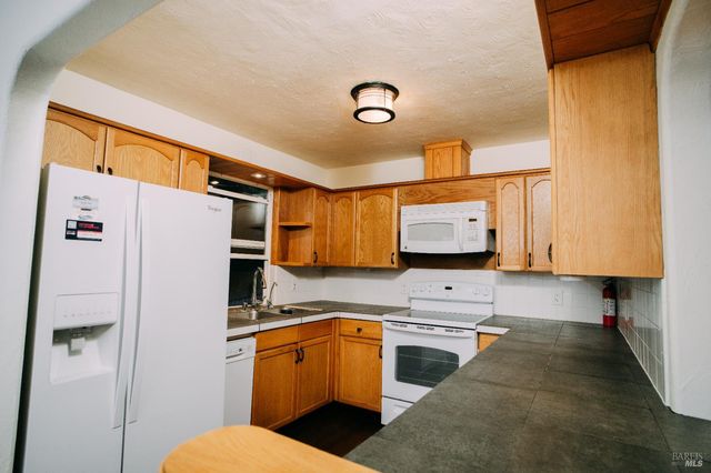 3607 Shoreline View Way, Kelseyville, CA 95451