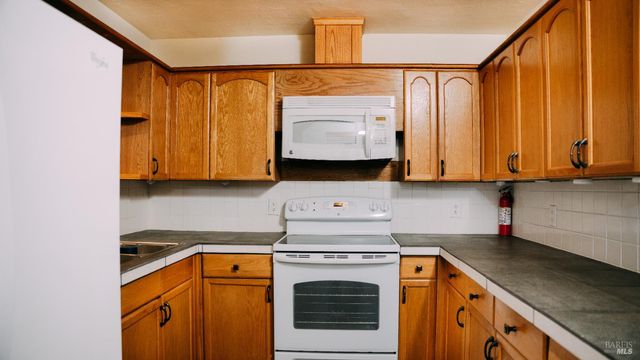 3607 Shoreline View Way, Kelseyville, CA 95451