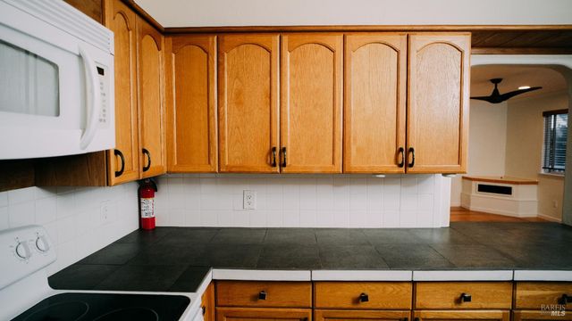 3607 Shoreline View Way, Kelseyville, CA 95451