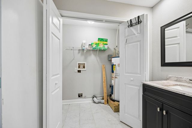 597 E Main Street, Van, TX 75790