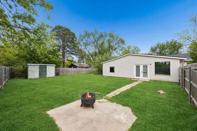 597 E Main Street, Van, TX 75790