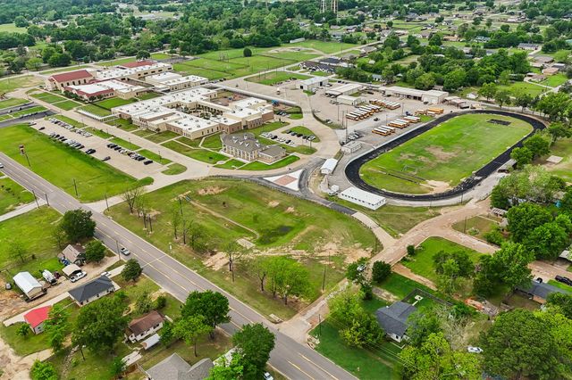 597 E Main Street, Van, TX 75790
