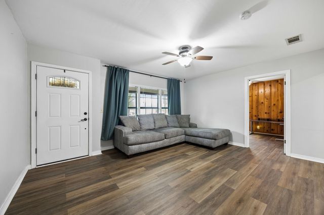 597 E Main Street, Van, TX 75790