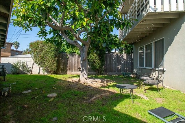 1124 Victoria, Costa Mesa, CA 92627