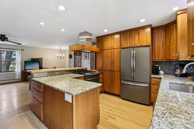 1686 Sand Hill Road, Oregon, WI 53575