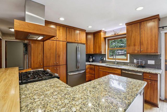 1686 Sand Hill Road, Oregon, WI 53575