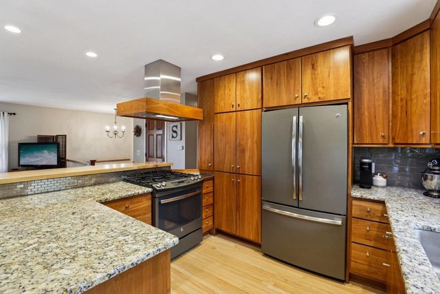 1686 Sand Hill Road, Oregon, WI 53575