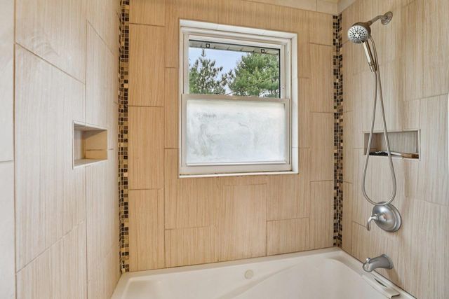 1686 Sand Hill Road, Oregon, WI 53575