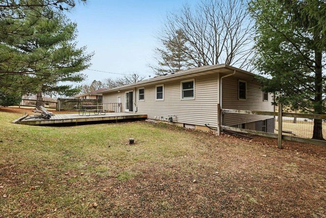 1686 Sand Hill Road, Oregon, WI 53575