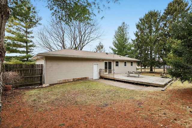 1686 Sand Hill Road, Oregon, WI 53575