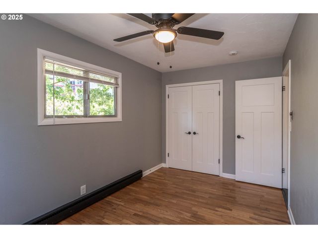 961 Se GLENN St, Roseburg, OR 97470
