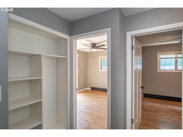 961 Se GLENN St, Roseburg, OR 97470