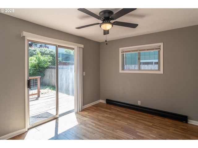 961 Se GLENN St, Roseburg, OR 97470