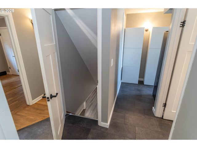961 Se GLENN St, Roseburg, OR 97470