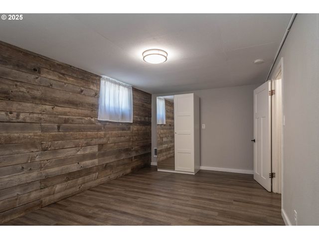 961 Se GLENN St, Roseburg, OR 97470