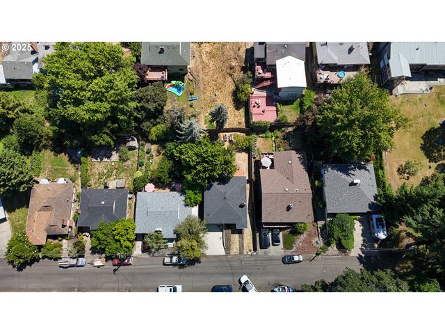 961 Se GLENN St, Roseburg, OR 97470