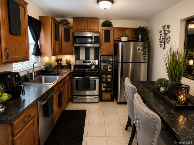71 Arlington Place, Staten Island, NY 10303
