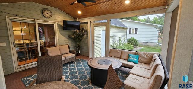 1613 Buffalo Trl Trail, Brookings, SD 57006