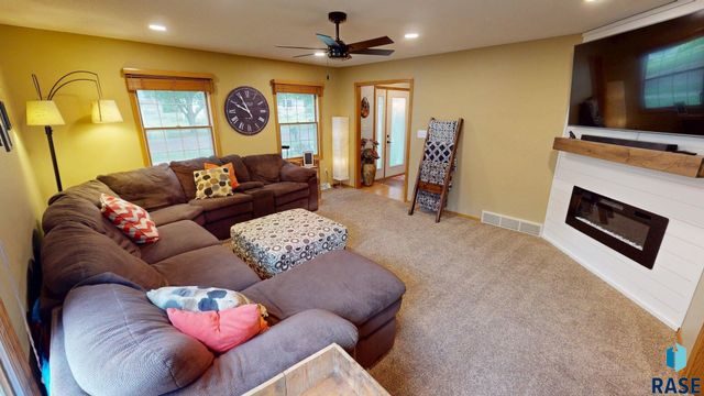 1613 Buffalo Trl Trail, Brookings, SD 57006