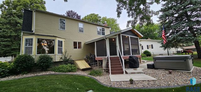 1613 Buffalo Trl Trail, Brookings, SD 57006