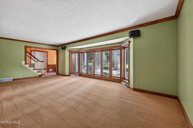 6164 Valley Park Drive, Toledo, OH 43623