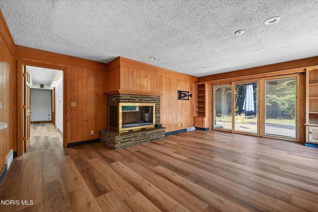 6164 Valley Park Drive, Toledo, OH 43623