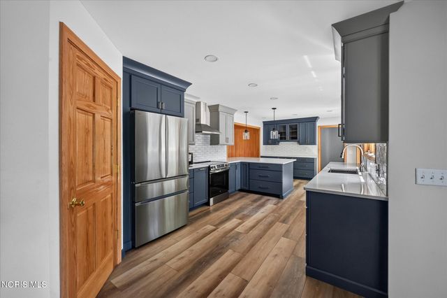 6164 Valley Park Drive, Toledo, OH 43623