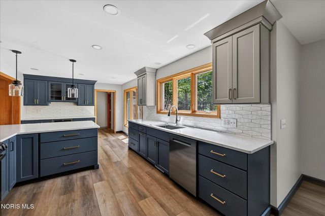 6164 Valley Park Drive, Toledo, OH 43623