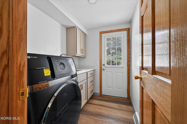 6164 Valley Park Drive, Toledo, OH 43623