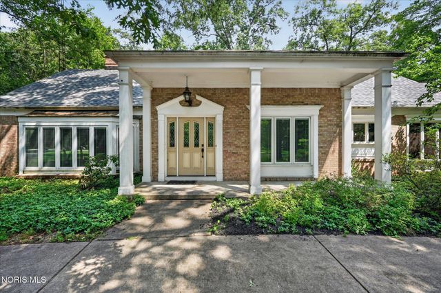 6164 Valley Park Drive, Toledo, OH 43623