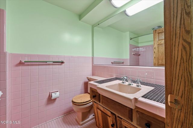 6164 Valley Park Drive, Toledo, OH 43623