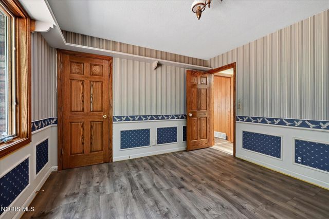 6164 Valley Park Drive, Toledo, OH 43623
