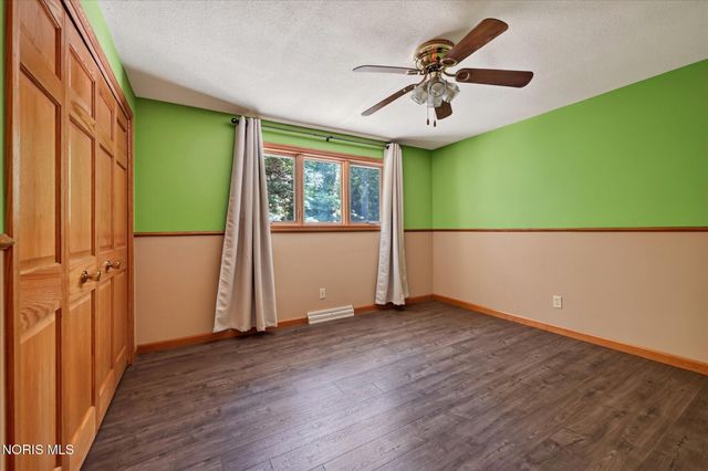 6164 Valley Park Drive, Toledo, OH 43623