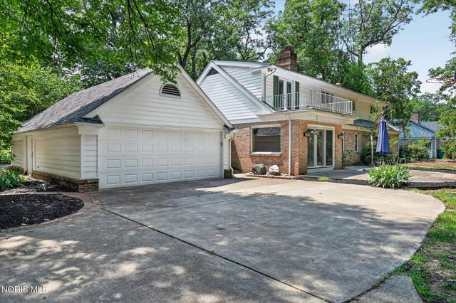 6164 Valley Park Drive, Toledo, OH 43623