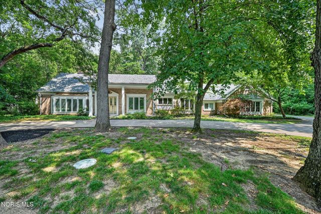 6164 Valley Park Drive, Toledo, OH 43623