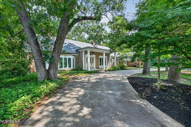 6164 Valley Park Drive, Toledo, OH 43623