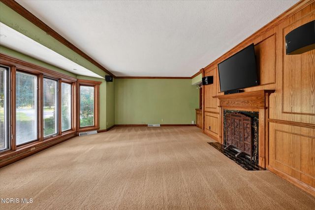 6164 Valley Park Drive, Toledo, OH 43623